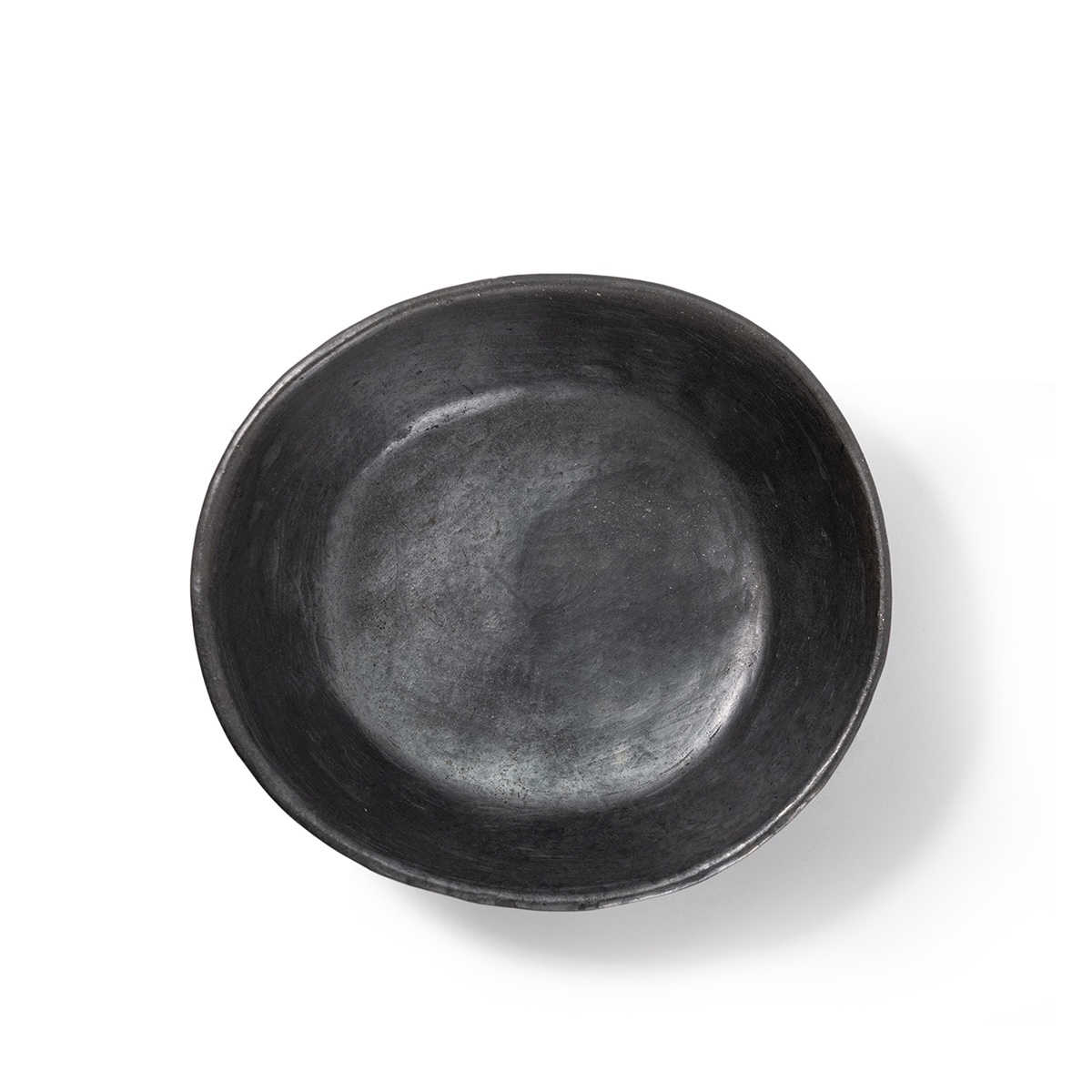Tibetan Black Pottery Salad Bowl – Handmade 8‑in Rustic Dish