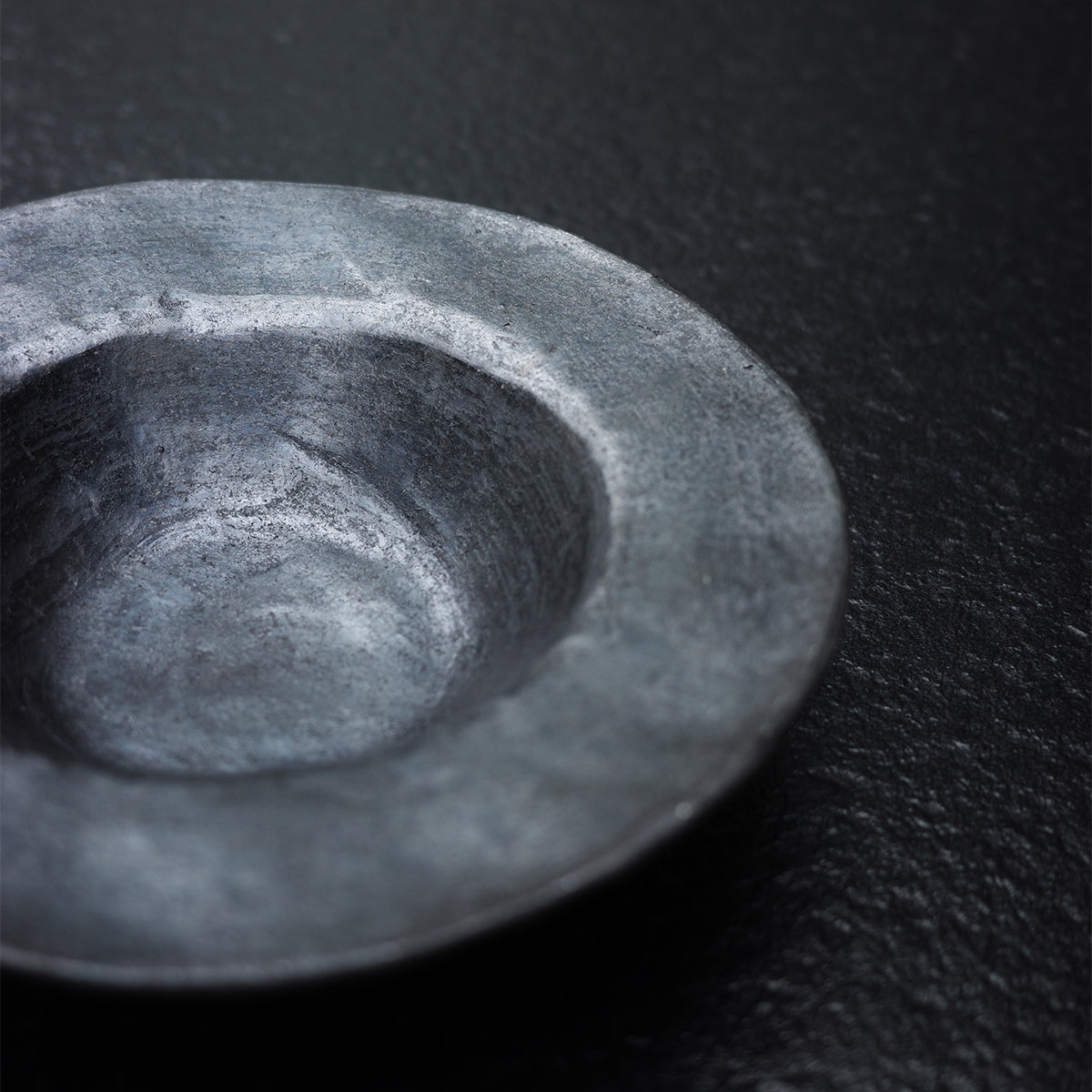 Handmade Tibetan Black Pottery Hat Plate Ø20 cm