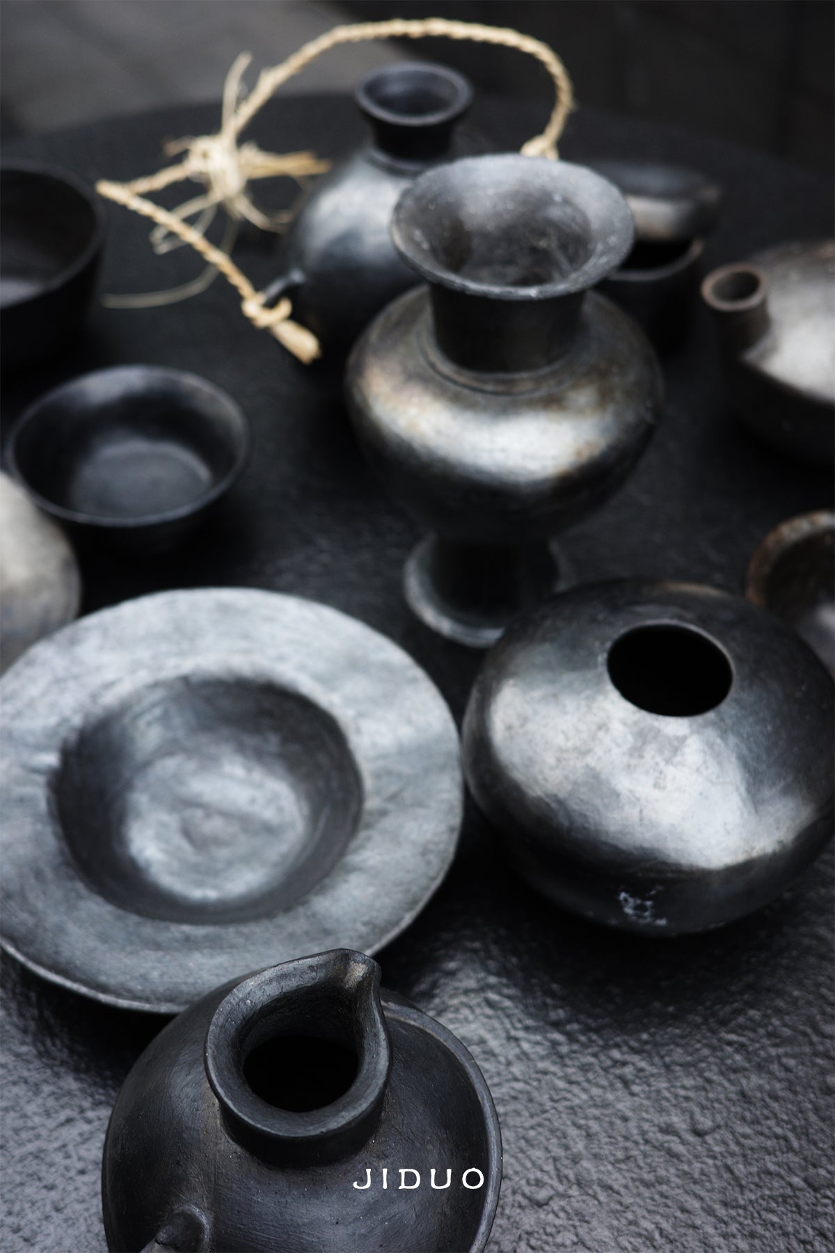 Handmade Tibetan Black Pottery Hat Plate Ø20 cm
