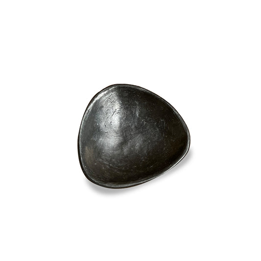 Tibetan Black Pottery Triangle Dish – Handmade 3.5‑in Plate