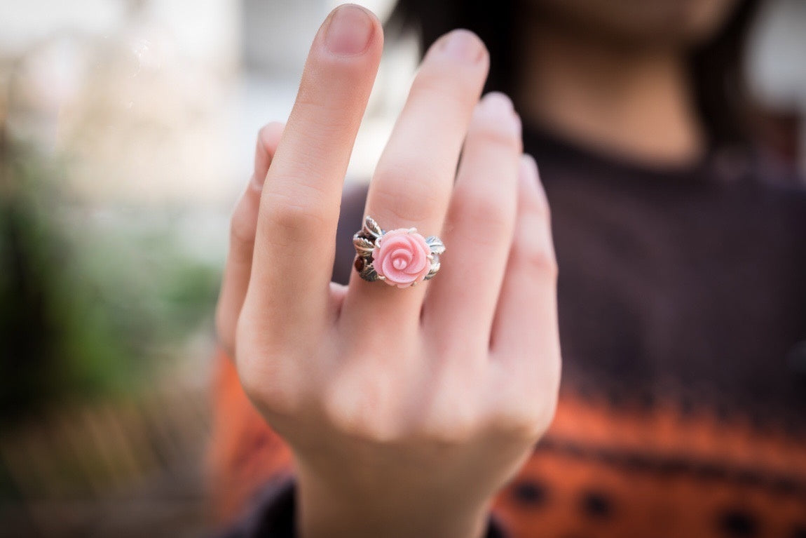Queen Conch Rose Ring | 925 Silver, Turquoise / Red Agate