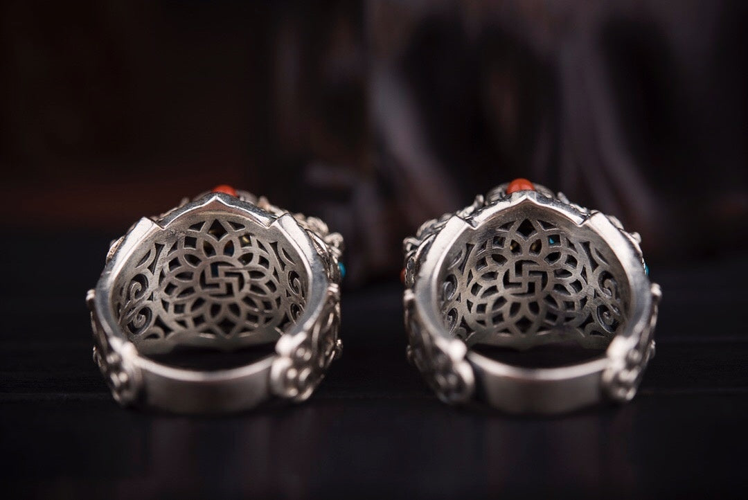 Tibetan Snow‑Lion Spinner Ring | 925 Silver, Dzi & Agate
