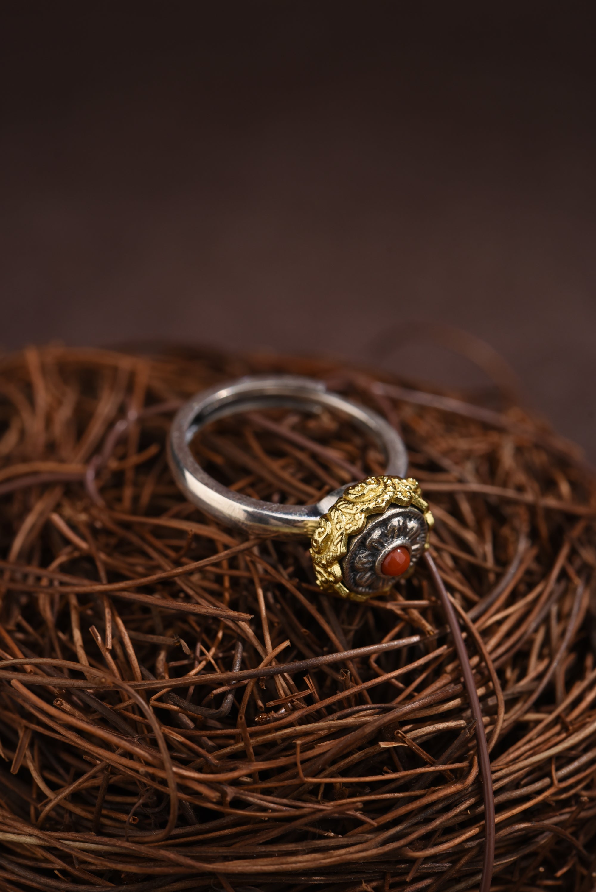 Tibetan Lotus Ring | 925 Silver, 24 k‑Plated Brass & Gem