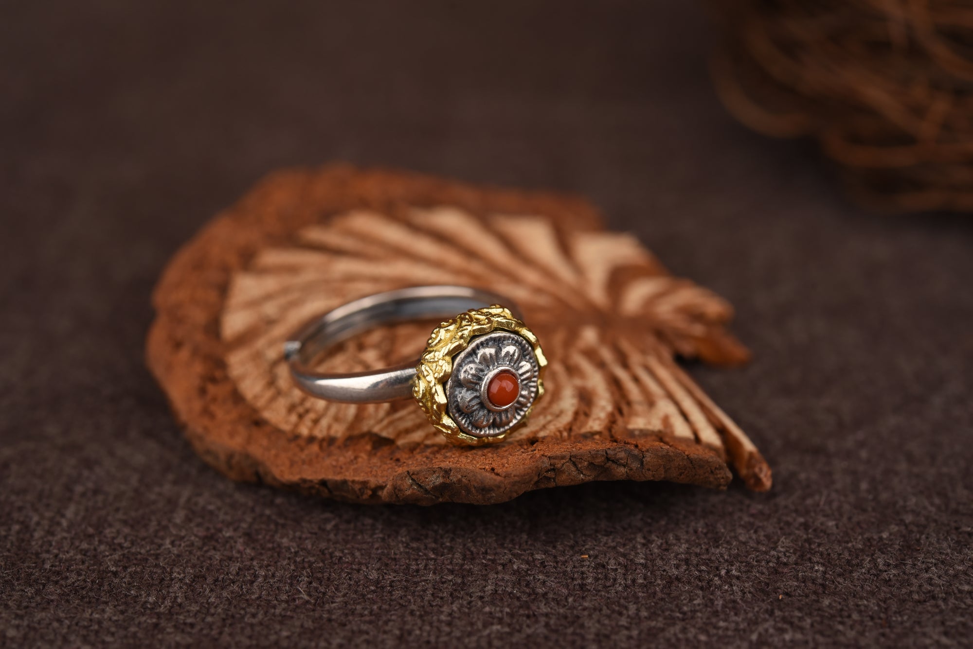 Tibetan Lotus Ring | 925 Silver, 24 k‑Plated Brass & Gem
