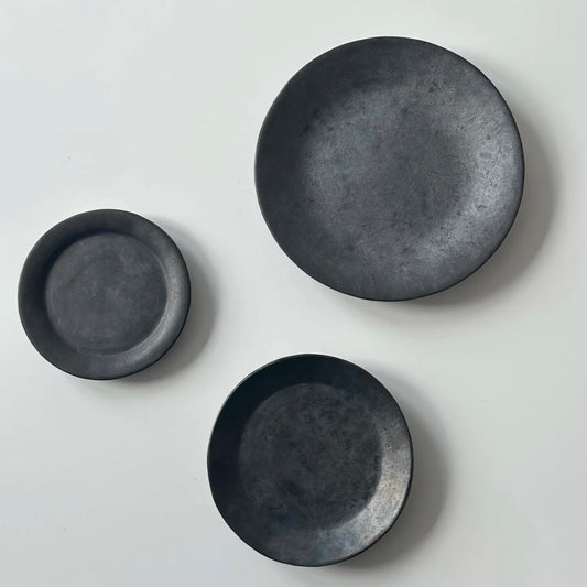 Tibetan Black Pottery Round Plate – 6‑in / 4.7‑in Handmade