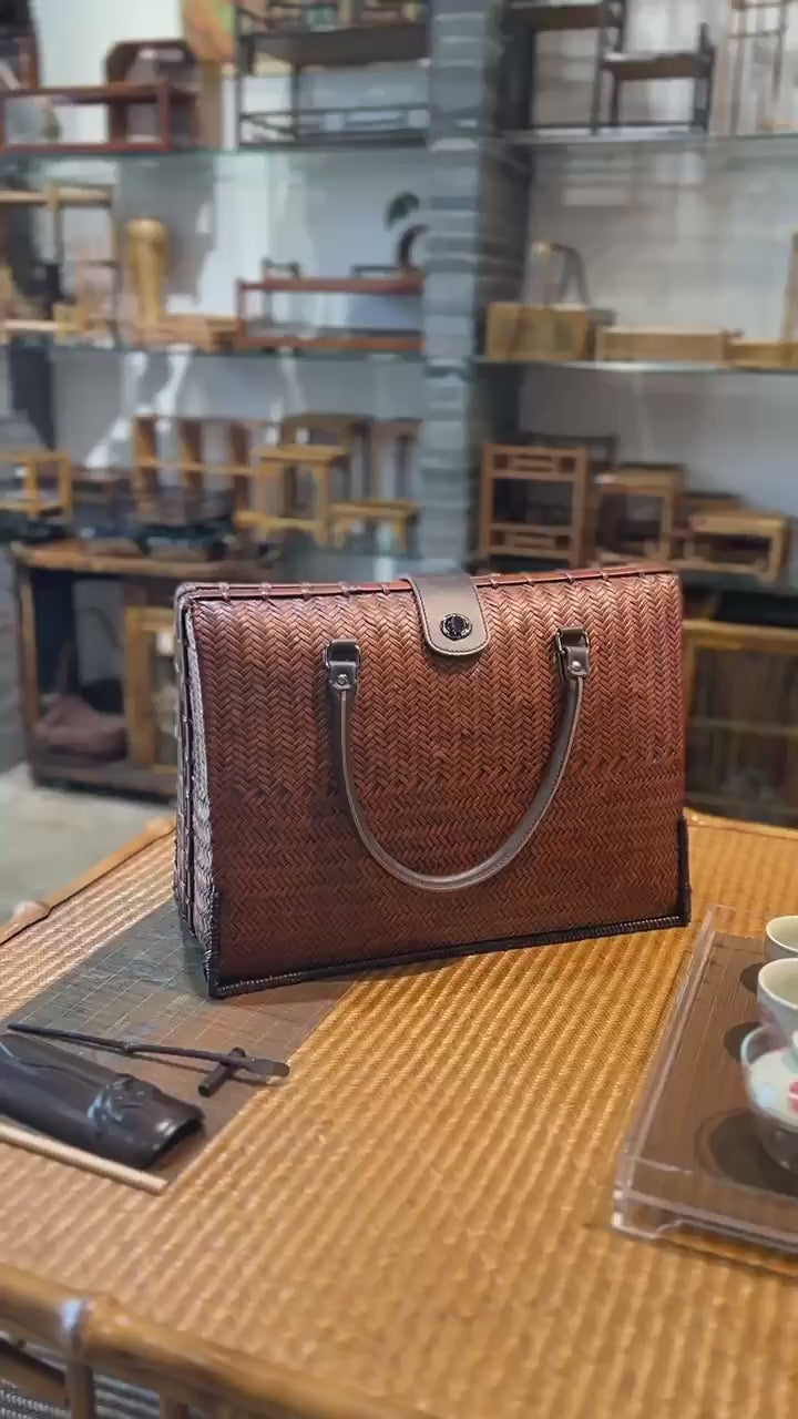 Large Natural Bamboo Woven Tote Bag – Handcrafted Horizontal Style (40cm x 17.5cm x 30cm / 15.75in x 6.9in x 11.8in)